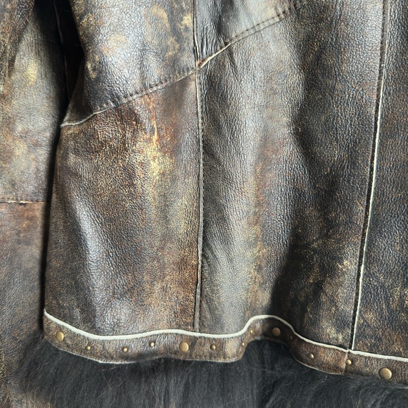 🤎 Overland Women's Brown Leather Jacket with Fur Lining and Trim - Picture 7 of 10